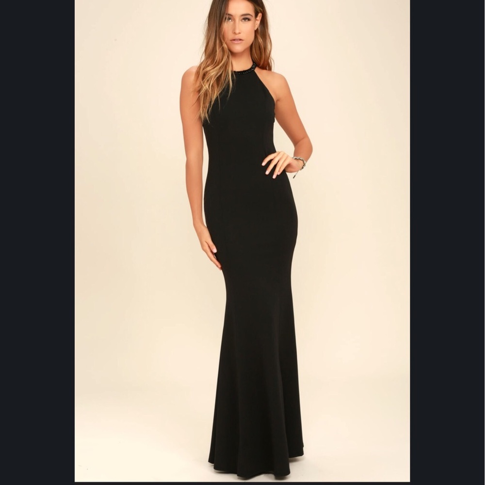 🖤LULU’S FLOOR LENGTH BLACK GOWN 🖤